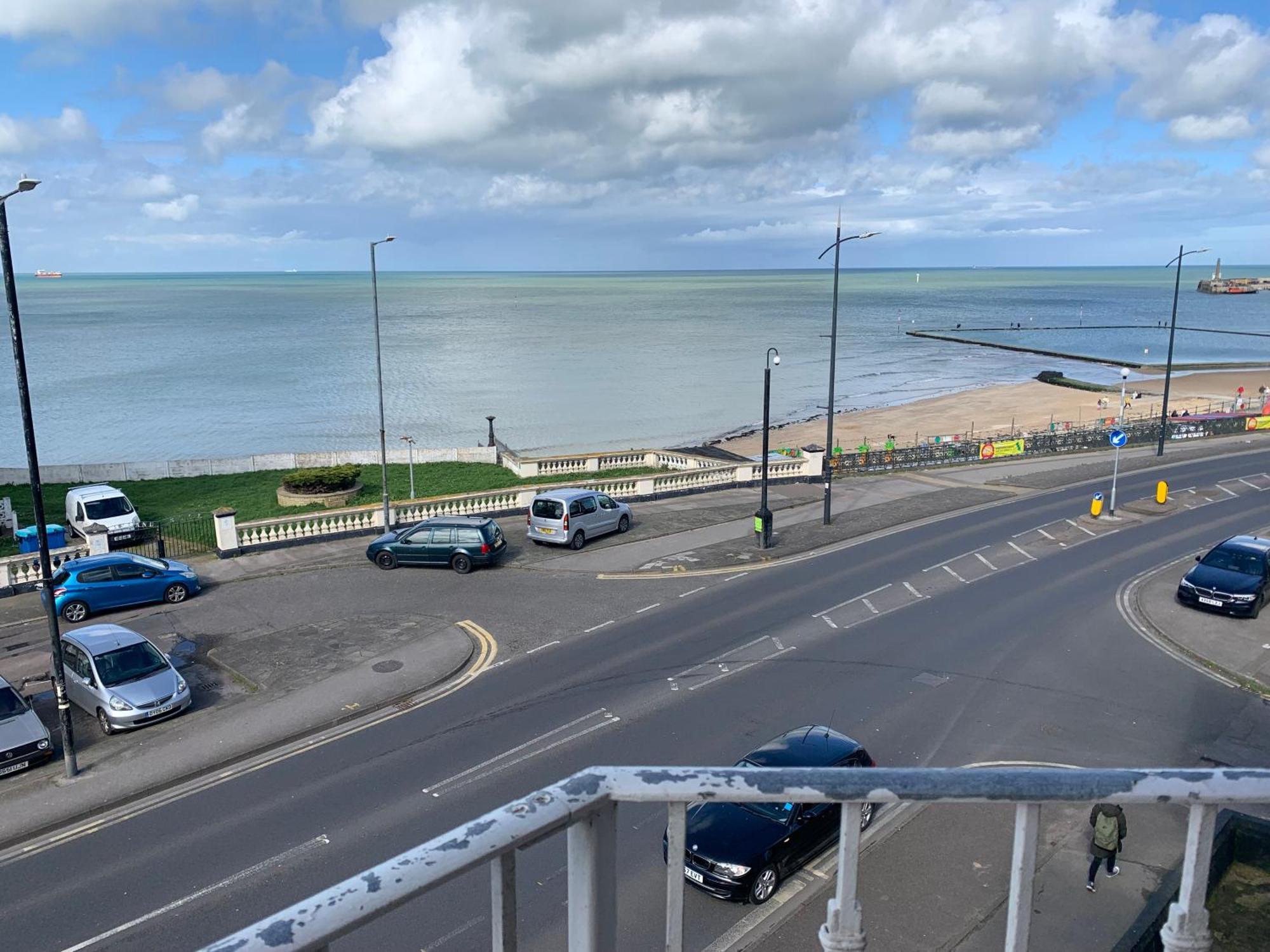 Flat, Amazing Balcony Sea View, Bike Store, With Sun Deck Margate Eksteriør billede